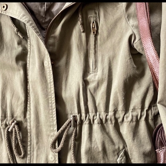 Ambiance Utility Jacket. Khaki green hooded. - Picture 4 of 11